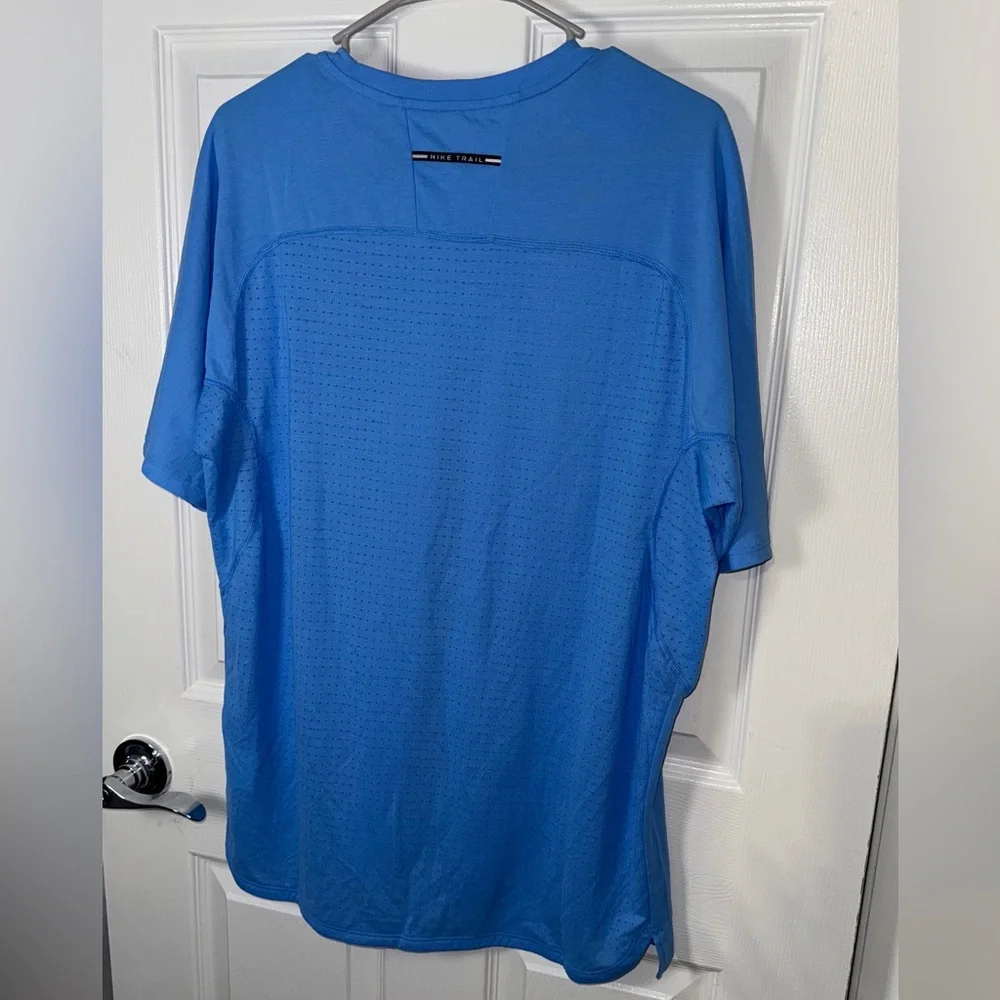Nike Men's Solar Chase Dri-FIT ADV Short Sleeve Running Shirt color Blue -size L - Picture 2 of 4